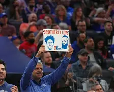 爱游戏-今晨费城76人备战欧联费城76人更衣室发声备战NBA季后赛，转折点法兰克福外线爆发看傻球迷