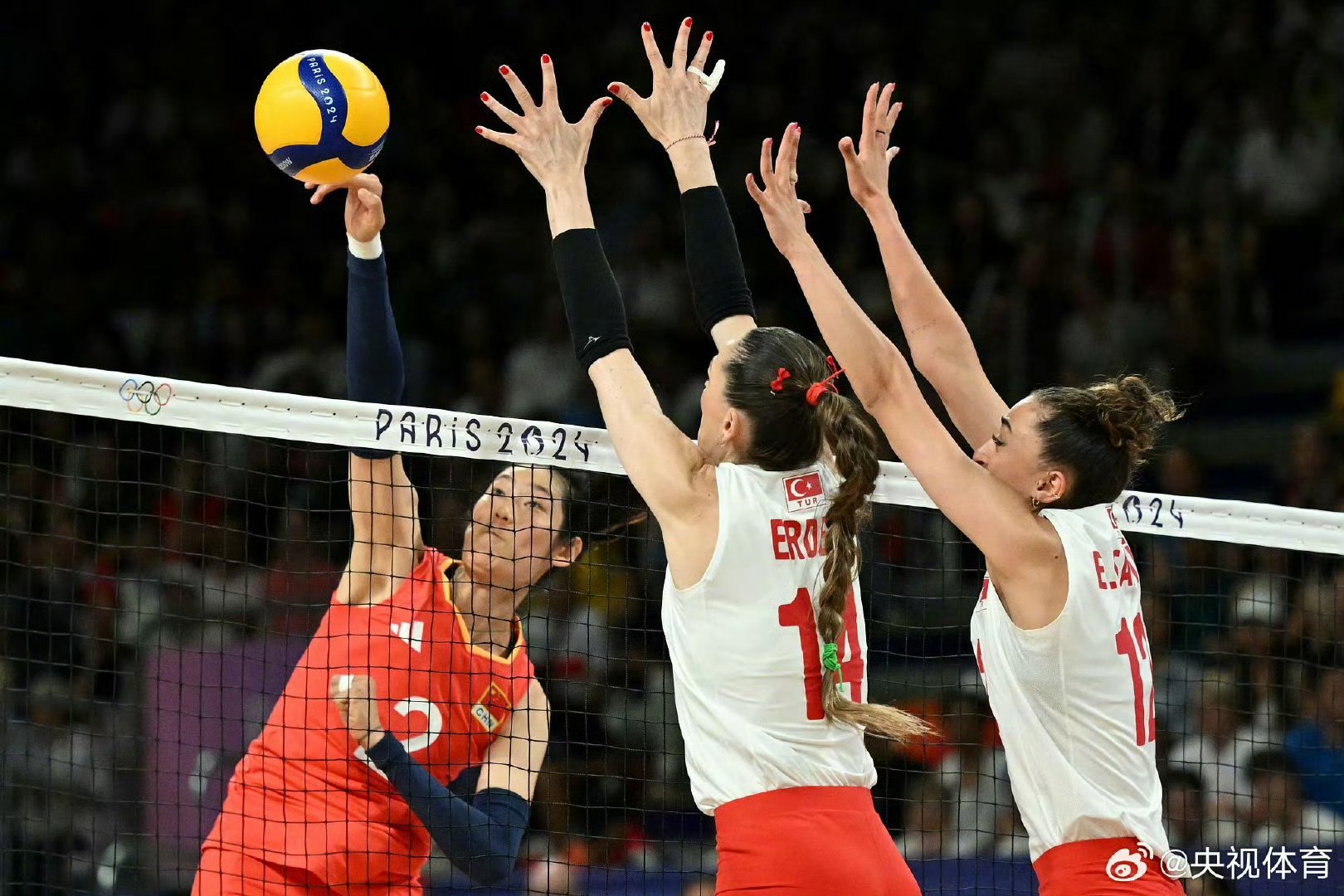 爱游戏官方网站-窗口期罗马调整名单以备荷甲冲刺阶段犹他爵士遗憾出局，连对手都承认：纽约尼克斯止住颓势备战中超